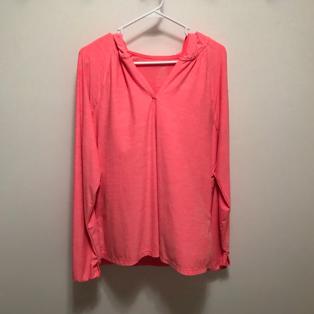 Light workout top with thumb holes size xl
